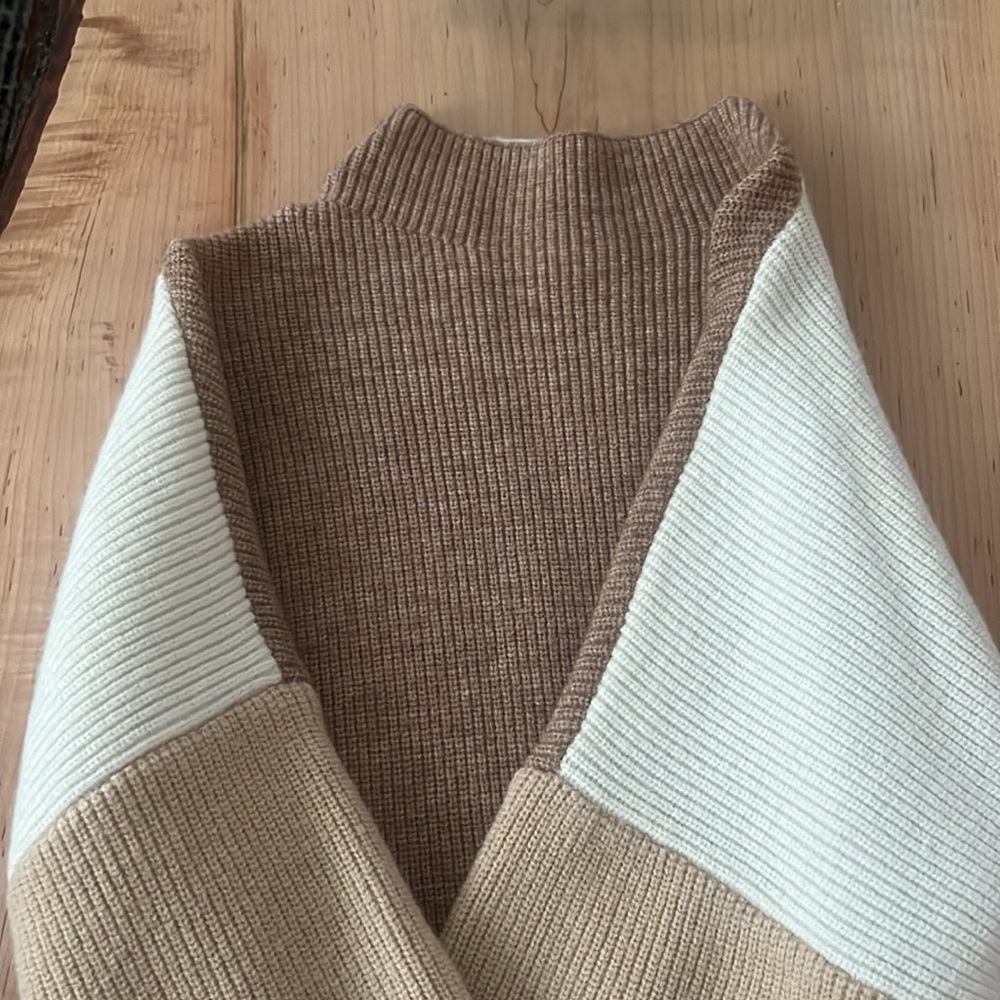 Lelia Collection Color Block Sweater - Picture 2 of 6